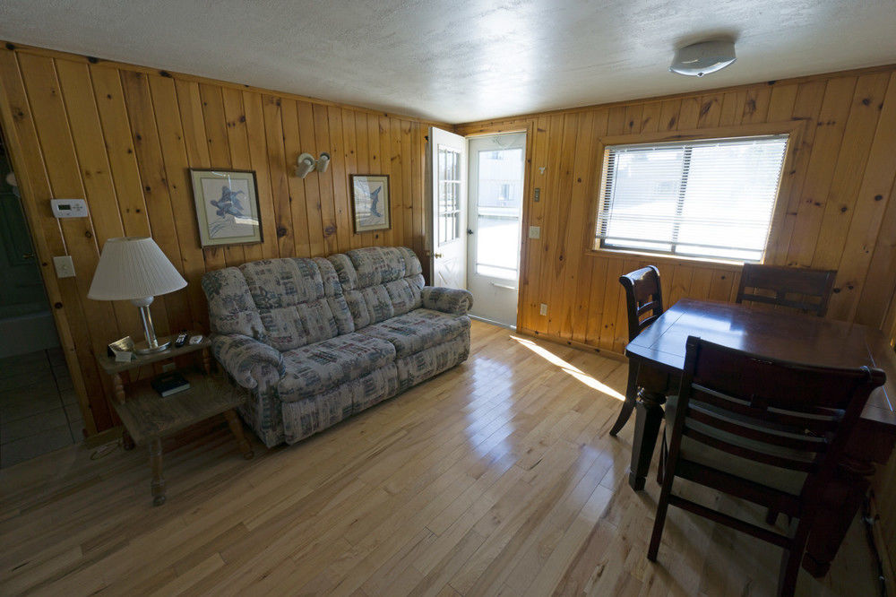 Crystal Lake Resort Beulah Exterior photo