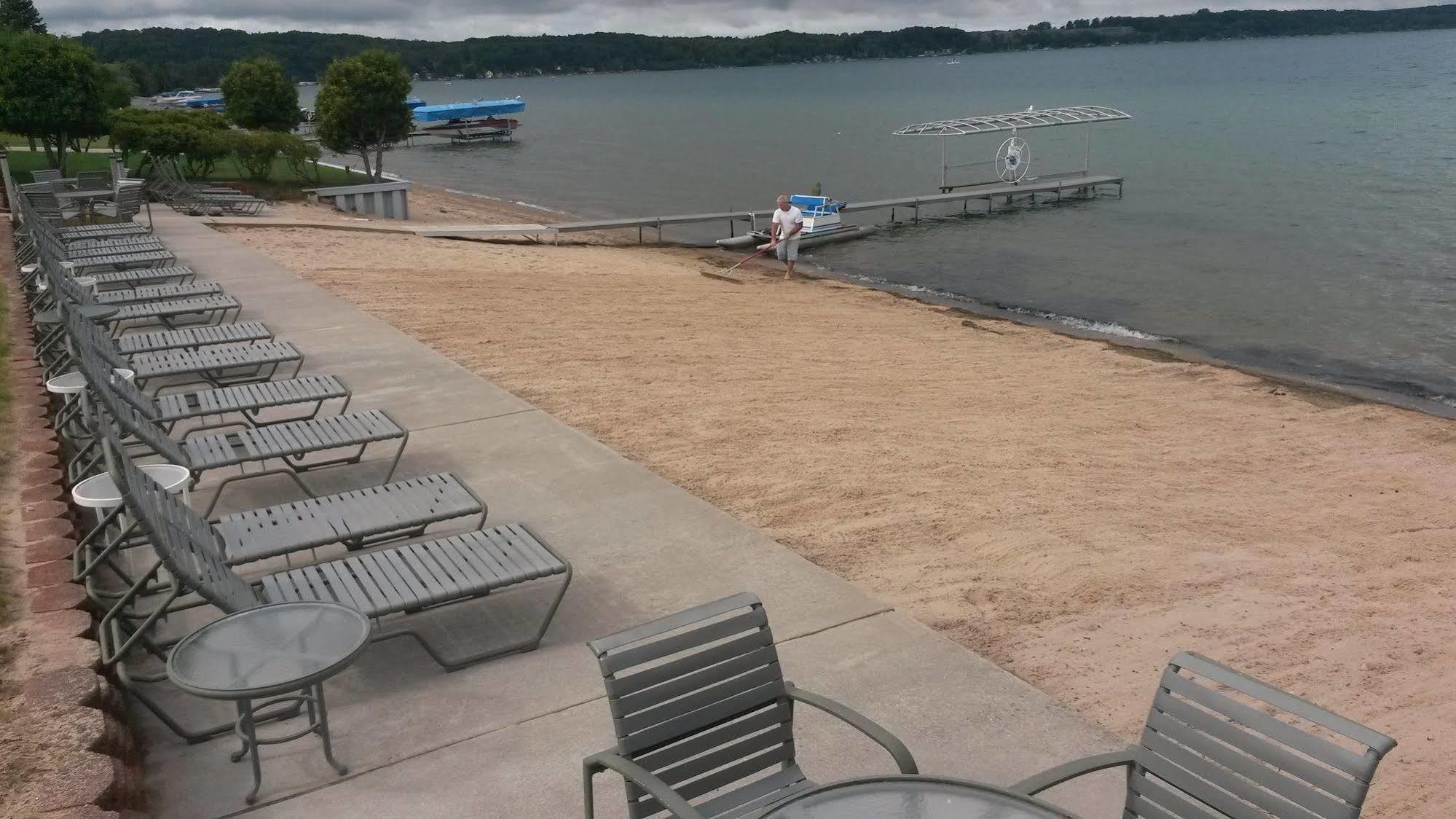 Crystal Lake Resort Beulah Exterior photo